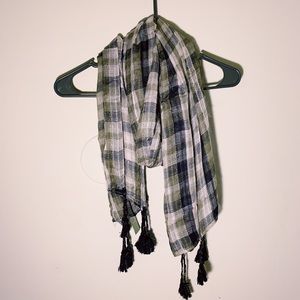 NWT plaid oblong scarf